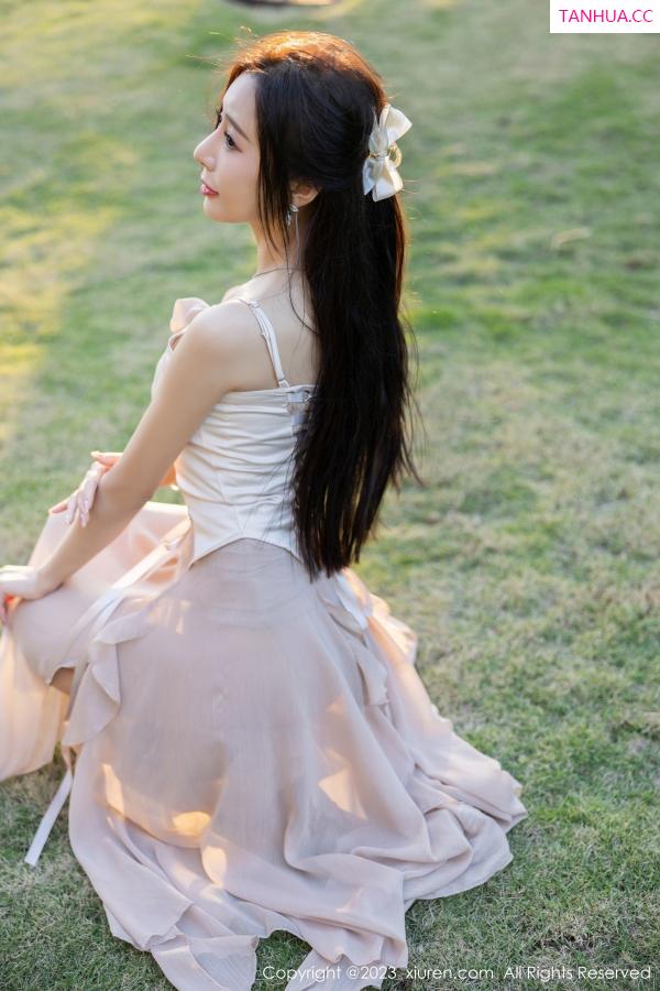 王馨瑶  [XiuRen]高清写真图 2023.04.14 No.6581 王馨瑶yanni 美腿外拍第11张图片